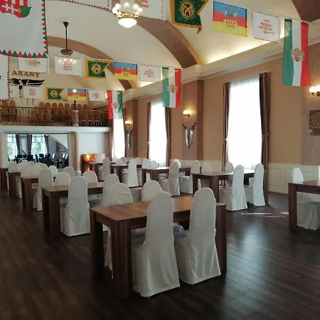 Arany Griff 3* Pápa