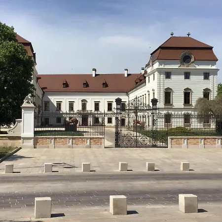 Arany Griff 3* Pápa